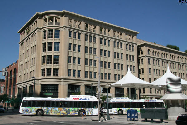 Northern Trust Bank against free bus service along 16th Street Mall. Denver, CO.