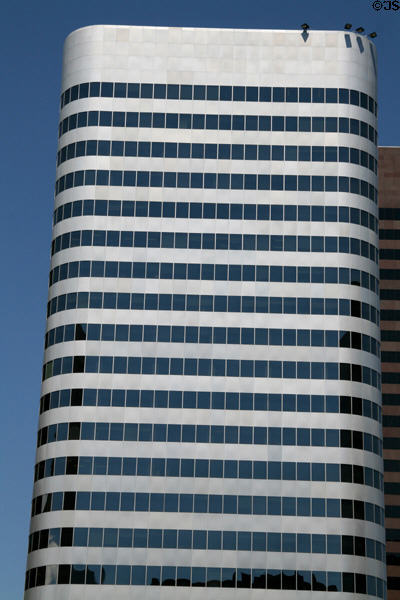 Bank One Tower (1980) (25 floors) (1125 17th St.). Denver, CO. Architect: Skidmore, Owings & Merrill.