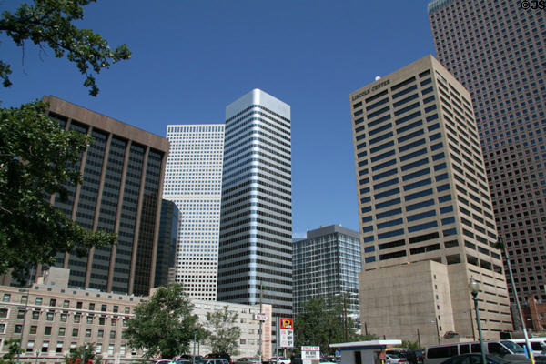 Denver skyline with Colorado State Bank, Republic Plaza, 1670 Broadway, Lincoln Center & Wells Fargo Center. Denver, CO.