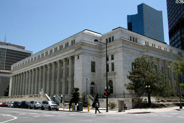 The Byron White U.S. Courthouse (1910-6) (1823 Stout St.). Denver, CO. Style: Neoclassical.