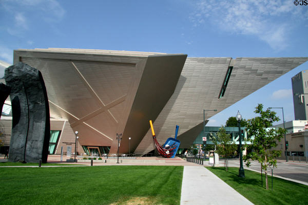 Frederic C. Hamilton Building addition to Denver Art Museum (2006). Denver, CO. Architect: Daniel Libeskind.