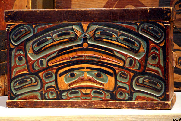 Tlingit wooden chest with lid (1850) with image of grizzly bear at Denver Art Museum. Denver, CO.