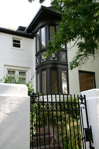 Stucco mansion details (475 9th Ave.) in Quality Hill. Denver, CO.