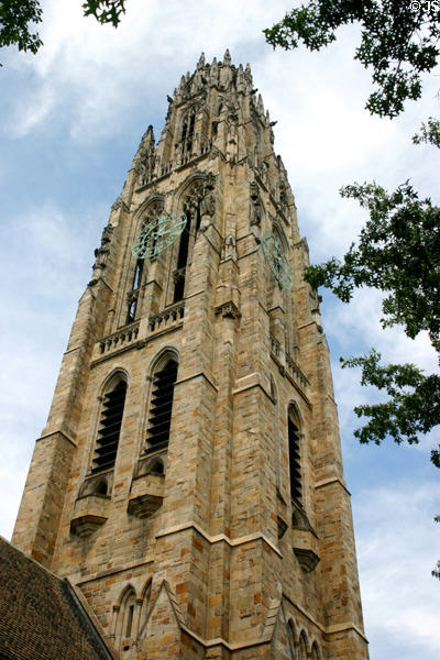 Harkness Tower of Yale University (1921) (66m 216ft). New Haven, CT. Style: Neo Gothic. Architect: James Gamble Rogers of Rogers & Butler.