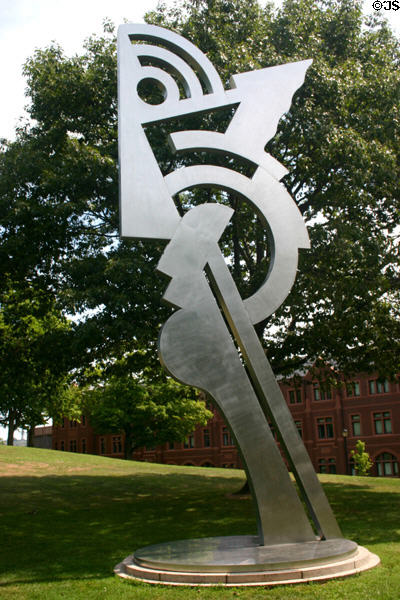 Modern Head sculpture by Roy Lichtenstein on Yale University Campus. New Haven, CT.