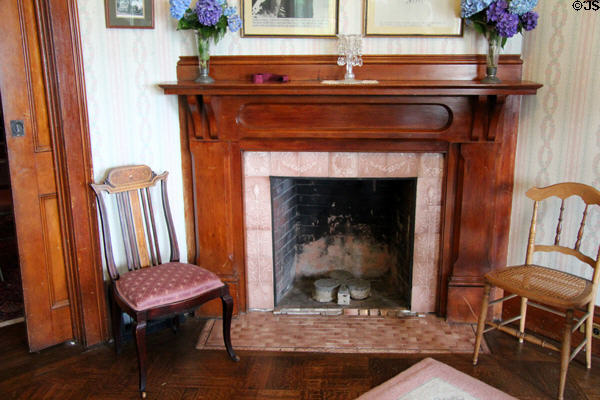 Parlor Fireplace At Monte Cristo Cottage New London Ct