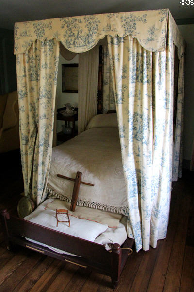 Curtained rope bed with trundle bed at Judson House. Stratford, CT.