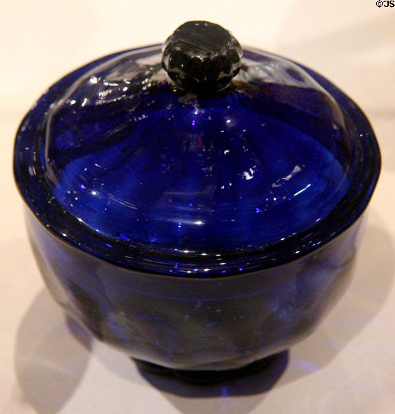 Flint glass sugar bowl with cover (1795-1815) from mid-Atlantic U.S. at Yale University Art Gallery. New Haven, CT.