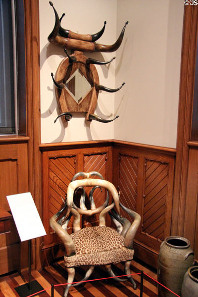 Horn hatrack & horn chair (1890-1900) attrib. Wenzel Friedrich of San Antonio, TX at Yale University Art Gallery. New Haven, CT.
