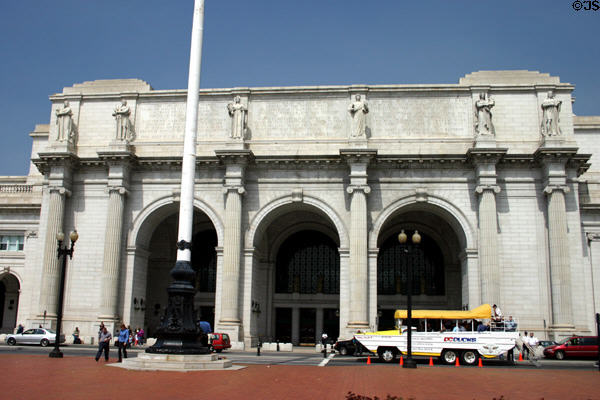 Union Station (1908) (Massachusetts Avs. & 1st St. NE.). Washington, DC. Architect: D.H. Burnham. On National Register.