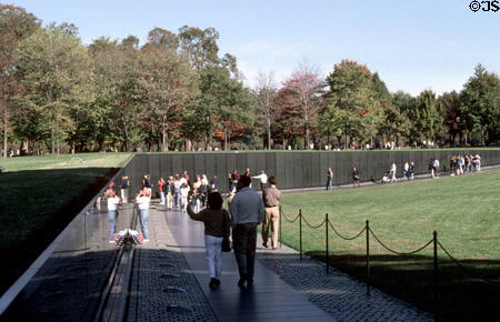 Vietnam Memorial (1982) by Maya Ying Lin. Washington, DC.