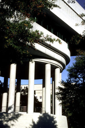 Canadian Embassy (1989) (501 Pennsylvania Avenue NW). Washington, DC. Architect: Arthur Erickson.
