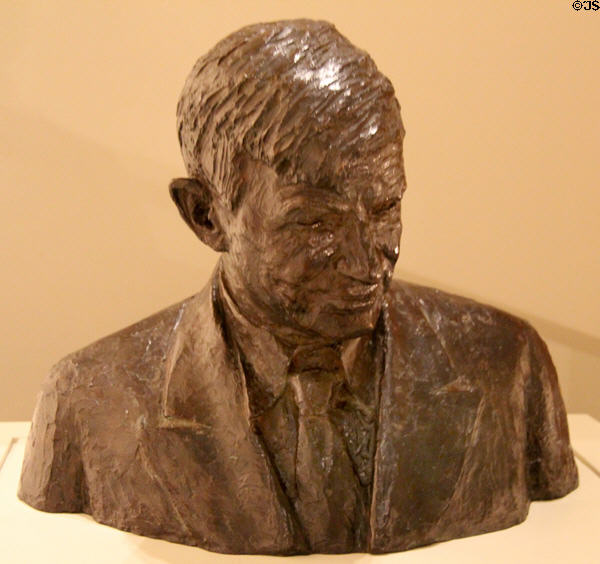 Will Rogers bronze bust (1938) by Jo Davidson at National Portrait Gallery. Washington, DC.