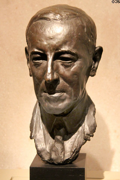 Woodrow Wilson bronze bust (1919) by Jo Davidson at National Portrait Gallery. Washington, DC.