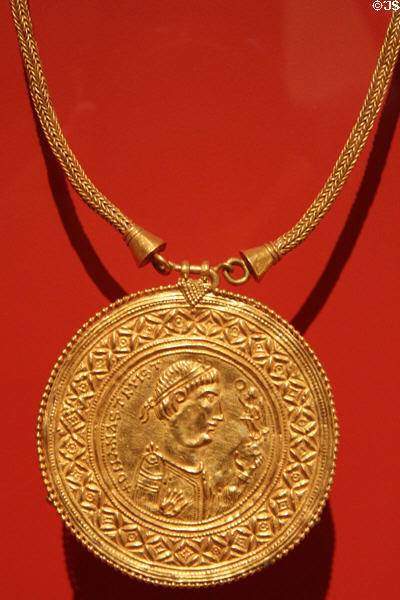 Early Byzantine gold pendant (6thC) at Dumbarton Oaks Museum. Washington, DC.