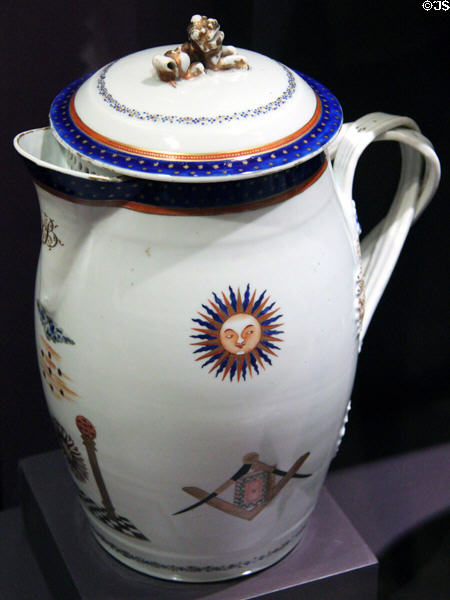 Chinese export porcelain flagon (c1800) with Masonic symbols at DAR Memorial Continental Hall Museum. Washington, DC.