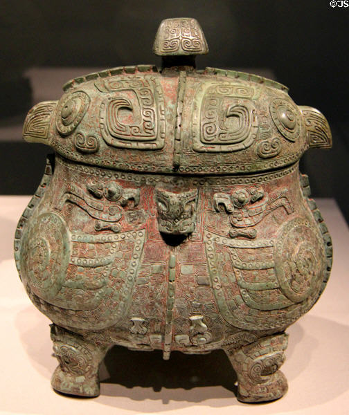 Chinese bronze container in form of two owls (c1200-1100 BCE) at Smithsonian Freer Gallery of Art. Washington, DC.