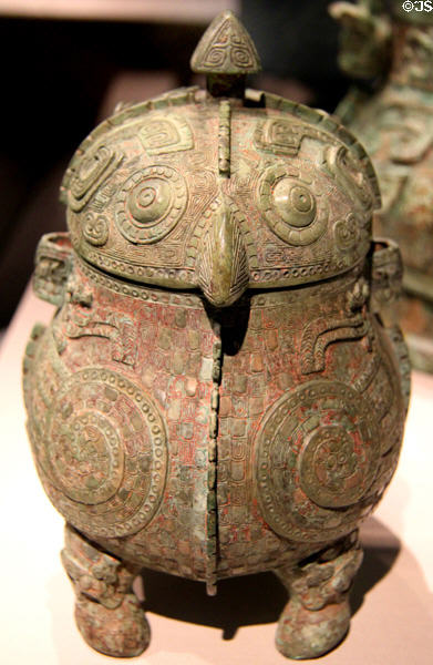 Chinese bronze container in form of two owls (c1200-1100 BCE) at Smithsonian Freer Gallery of Art. Washington, DC.
