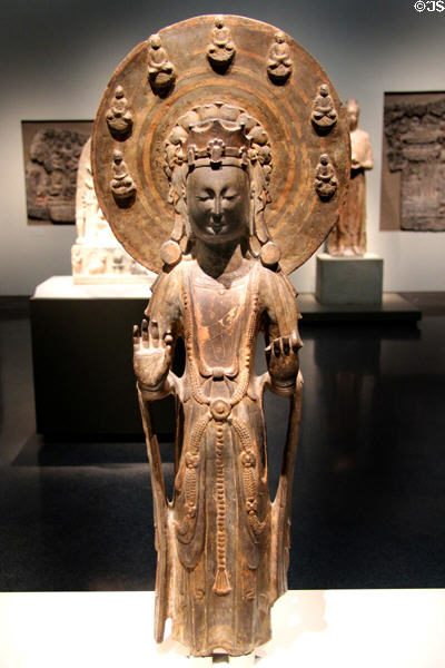 Chinese limestone Buddhas (581-600) at Smithsonian Freer Gallery of Art. Washington, DC.
