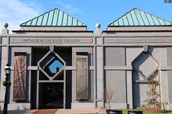 Smithsonian Arthur M. Sackler Gallery (1982) on National Mall. Washington, DC. Architect: Jean Paul Carlhian.