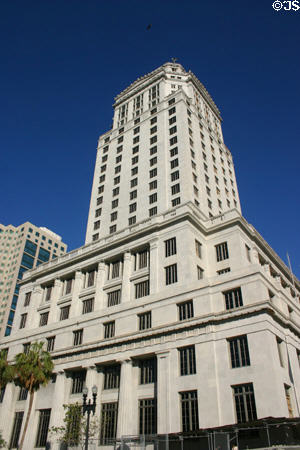 Miami-Dade County Courthouse (1928) (73 West Flagler St.) (28 floors). Miami, FL. Architect: A. Ten Eyck Brown, August Geiger. On National Register.