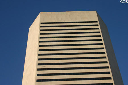 Stephen P. Clark Center (1985) (111 NW 1st St.) (28 floors). Miami, FL. Architect: Stubbins Assoc., Inc..