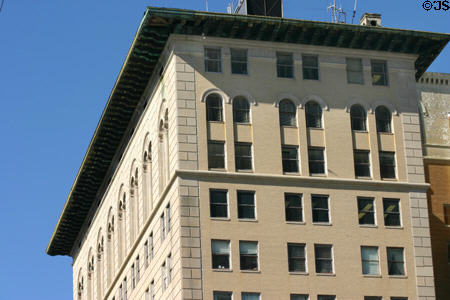 Ingraham Building (1926) (25 SE 2nd Ave.). Miami, FL. Architect: Schultze & Weaver. On National Register.
