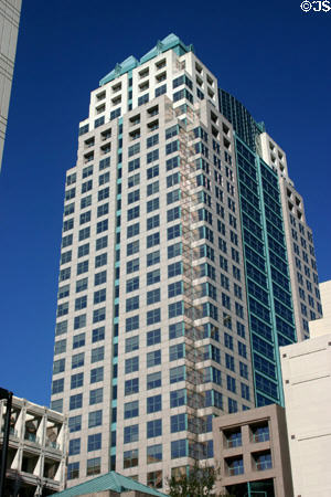 SunTrust Center (1988) (31 floors) (200 South Orange Ave.). Orlando, FL. Architect: Skidmore, Owings & Merrill LLP.