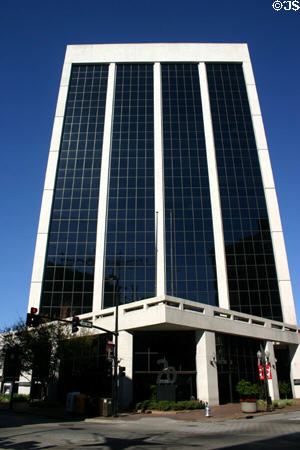 Wachovia Tower (1983) (16 floors) (20 North Orange Ave.). Orlando, FL. Architect: George J. Haas.