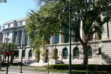 Orange County Courthouse (1927) (50 North Magnolia Ave.) now History Center of Orlando. Orlando, FL. Style: Beaux Arts. Architect: Murray S. King.