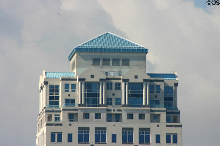 Esperante (1989) (Lakeview Ave.) (21 floors). West Palm Beach, FL. Architect: RTKL Assoc..