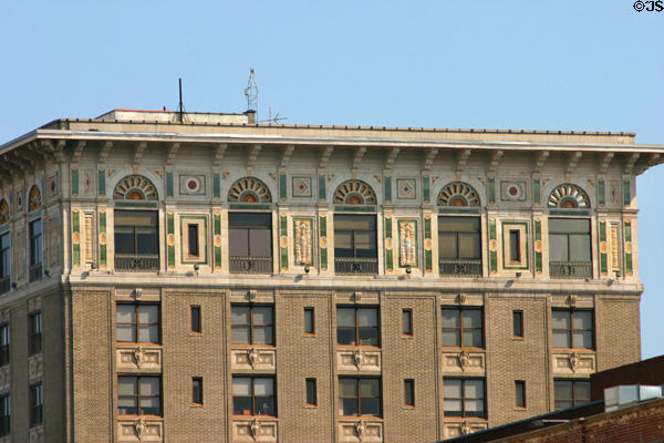 Ameribank [aka BB&T] building (1912) (32 Bull St.) (10 floors). Savannah, GA.