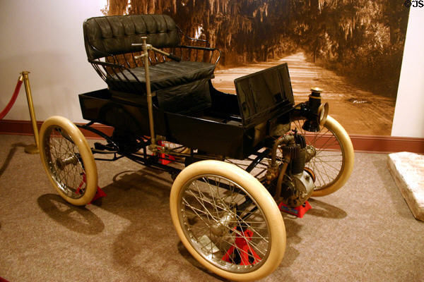 Crestmobile (1902) by Crest Manuf. Co, Cambridgeport, MA, (only 16 survive) at Savannah History Museum. Savannah, GA.