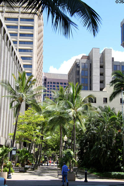 View of Fort Street Mall. Honolulu, HI.