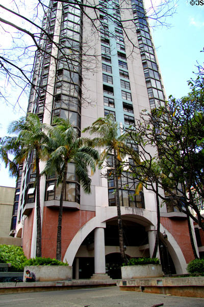 Chinatown Gateway Plaza (26 floors) (1031 Nu'uanu Ave.). Honolulu, HI.