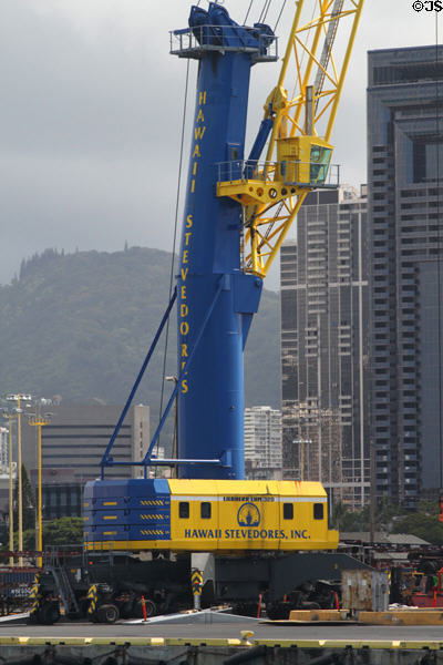 Hawaii Stevedores crane in Honolulu harbor. Honolulu, HI.