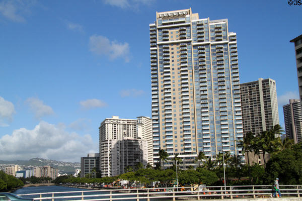 The Watermark Waikiki (2008) (37 floors) 1551 Ala Wai Blvd. & Ala Wai Canal. Waikiki, HI. Architect: Architects Hawaii + Guerin Glass Architects.