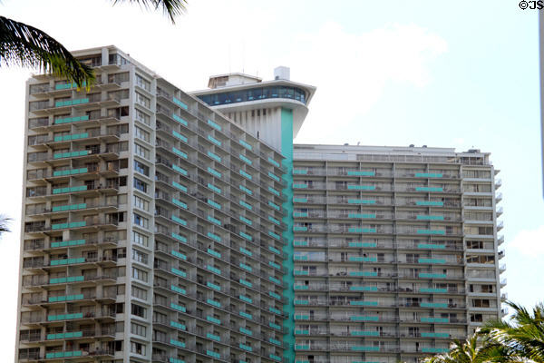 Ilikai Waikiki Tower (1964) (26 floors) (1777 Ala Moana Blvd.). Waikiki, HI. Architect: John Graham & Assoc. + Wimberly Allison Tong & Goo.