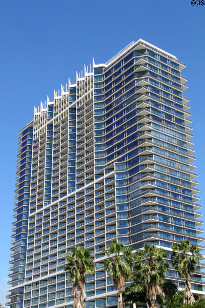 Trump International Hotel & Tower Waikiki Beach Walk (2009) (38 floors) (Saratoga Road). Waikiki, HI. Architect: Guerin Glass Architects + Benjamin Woo Architects LLC.