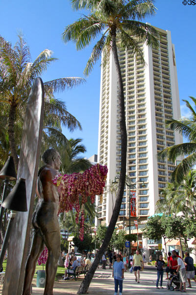 Statue of Duke with surfboard opposite Hyatt Regency Waikiki. Waikiki, HI.