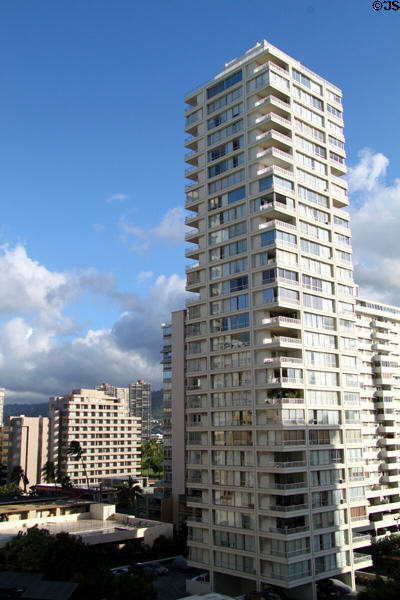 Waikiki Townhouse (1980) (29 floors) (2421 Tusitala St.). Waikiki, HI.
