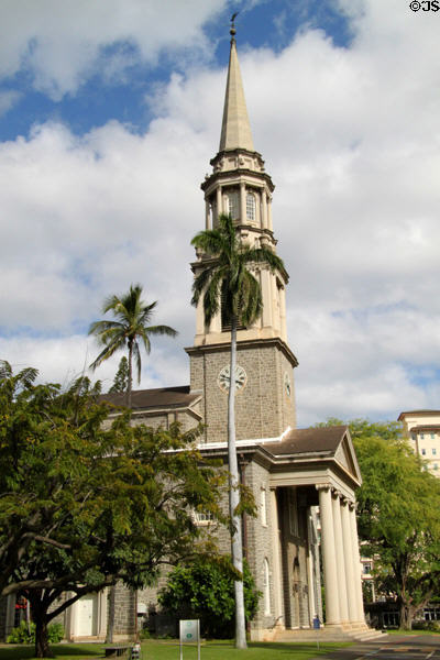 Central Union Church Sanctuary Building (1924). Honolulu, HI. Style: Colonial Revival. Architect: Ralph Adams Cram of Cram & Ferguson.