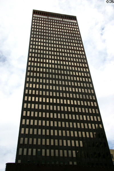 Ruan Center (1975) (36 floors) (666 Grand Ave.). Des Moines, IA. Architect: Kendall Griffith Russell Artiaga.