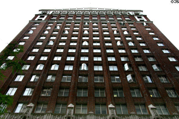 Fifth Home Office of Equitable Life Insurance Company (1924) (19 floors) (604 Locust St.). Des Moines, IA. Architect: Proudfoot, Bird & Rawson.