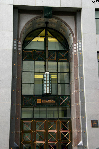 Wells Fargo Financial Building portal. Des Moines, IA.