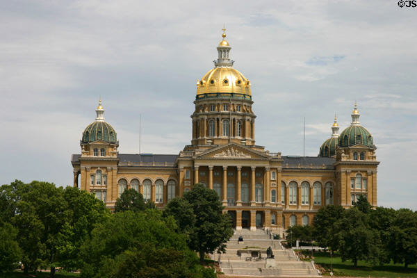 Iowa State Capitol (1870-1886). Des Moines, IA. Architect: John C. Cochrane & Alfred H. Piquenard then M.E. Bell & W.F. Hackney.