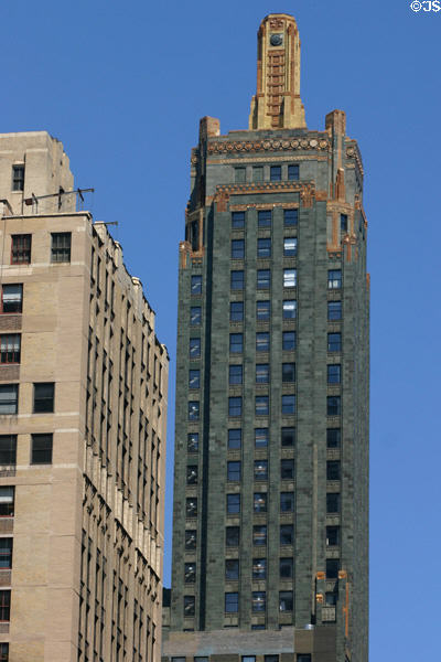 Carbide & Carbon Building (1929) (40 floors) (230 North Michigan Ave.). Chicago, IL. Architect: Burnham Brothers: Daniel & Hubert Burnham, sons of D.H. Burnham.