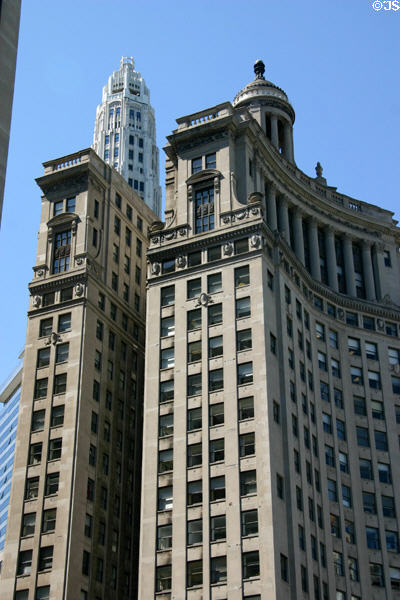 London Guarantee & Accident Building (1923) (22 floors) (360 North Michigan Ave.). Chicago, IL. Architect: Alfred S. Alschuler.