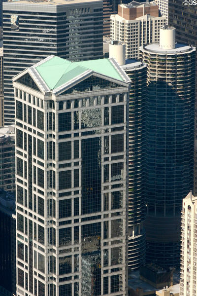 77 West Wacker (1992) (50 floors). Chicago, IL. Architect: DeStefano & Partners.