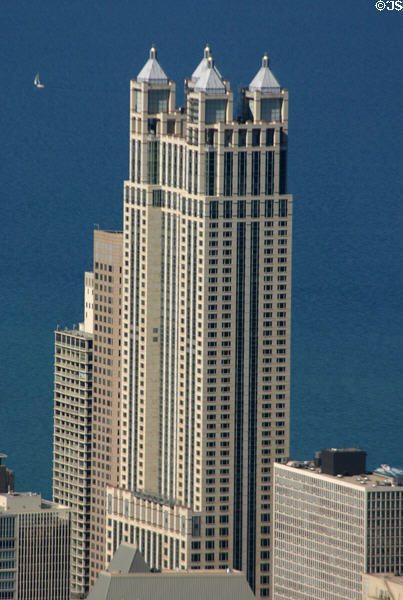 900 North Michigan Avenue (1989) (66 floors). Chicago, IL. Architect: Kohn Pedersen Fox.